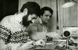 Voja Antonic is on the right, preparing a Galaksija prototype.