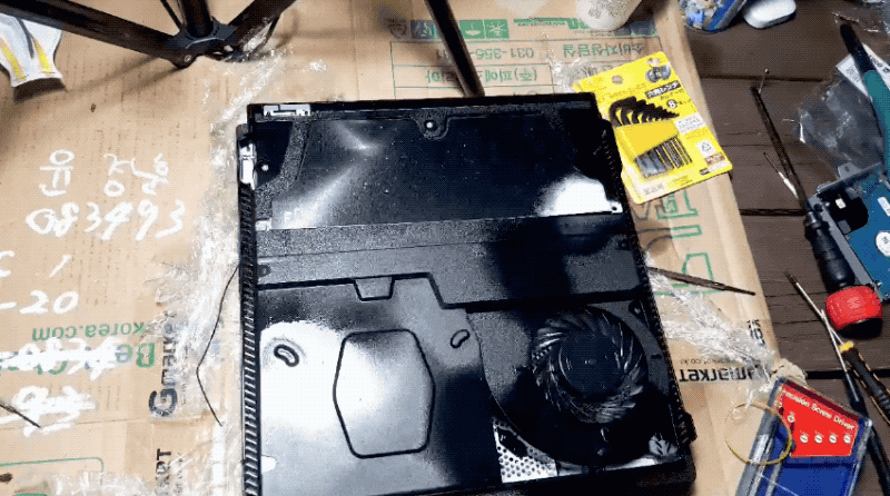 Spiffing Reads: Cockroaches in a PS4 and… wait, cockroaches in a&nbsp;PS4?